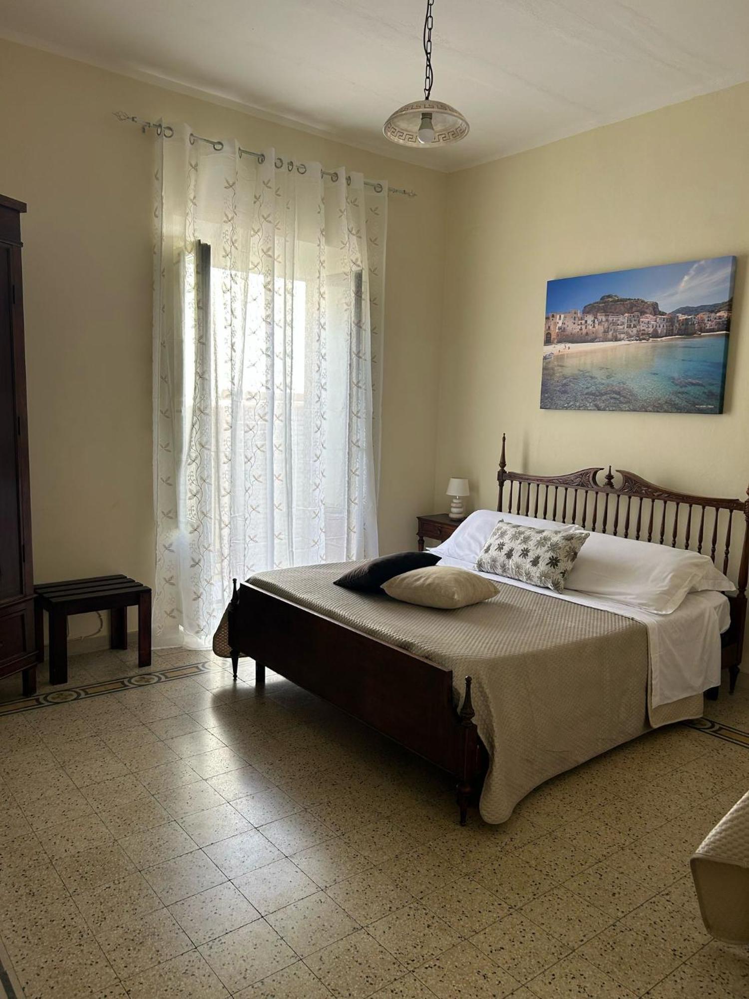 Sicilian Dream Apartments Чефалу Екстериор снимка