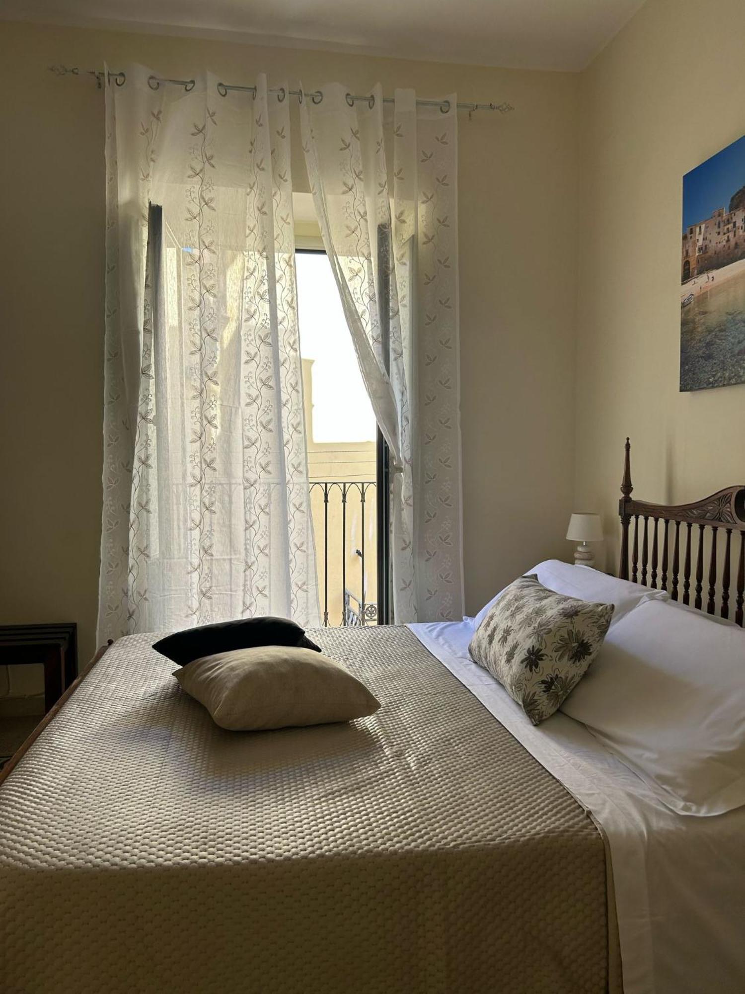Sicilian Dream Apartments Чефалу Екстериор снимка