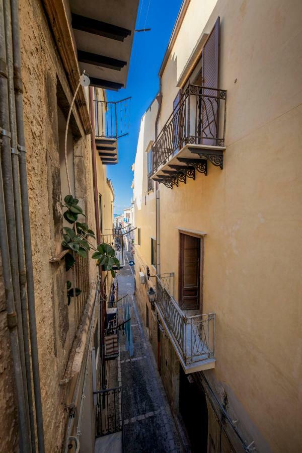 Sicilian Dream Apartments Чефалу Екстериор снимка